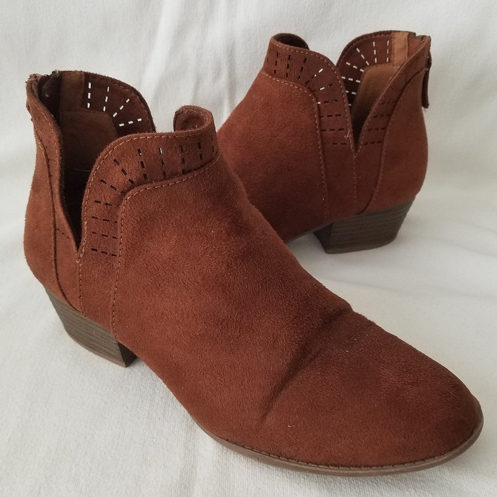 Womens Arizona Brown Booties Size 8